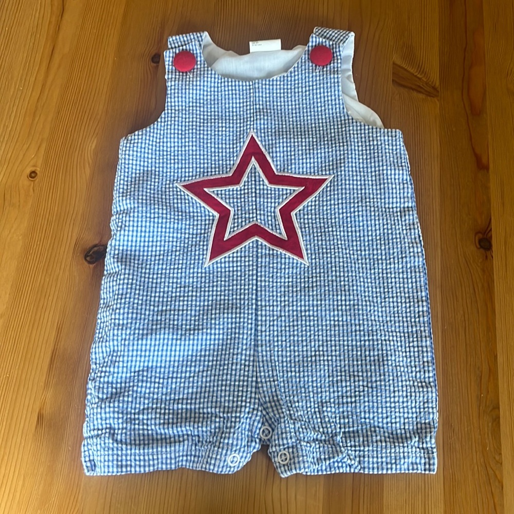 Size 6-12 months sweet American outfit